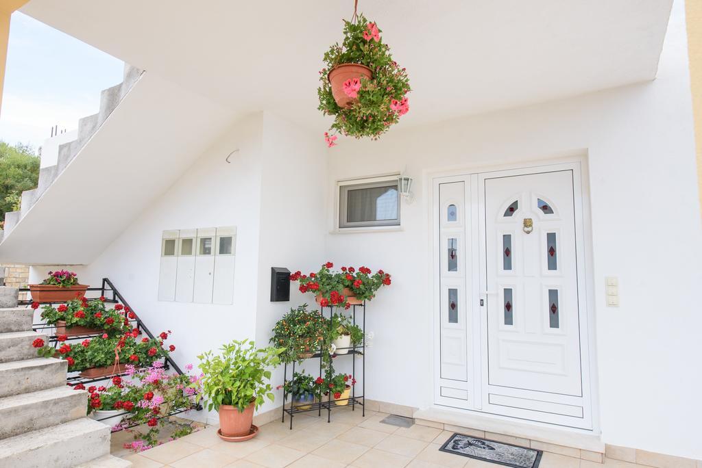 Apartments Patricia Трогир Экстерьер фото