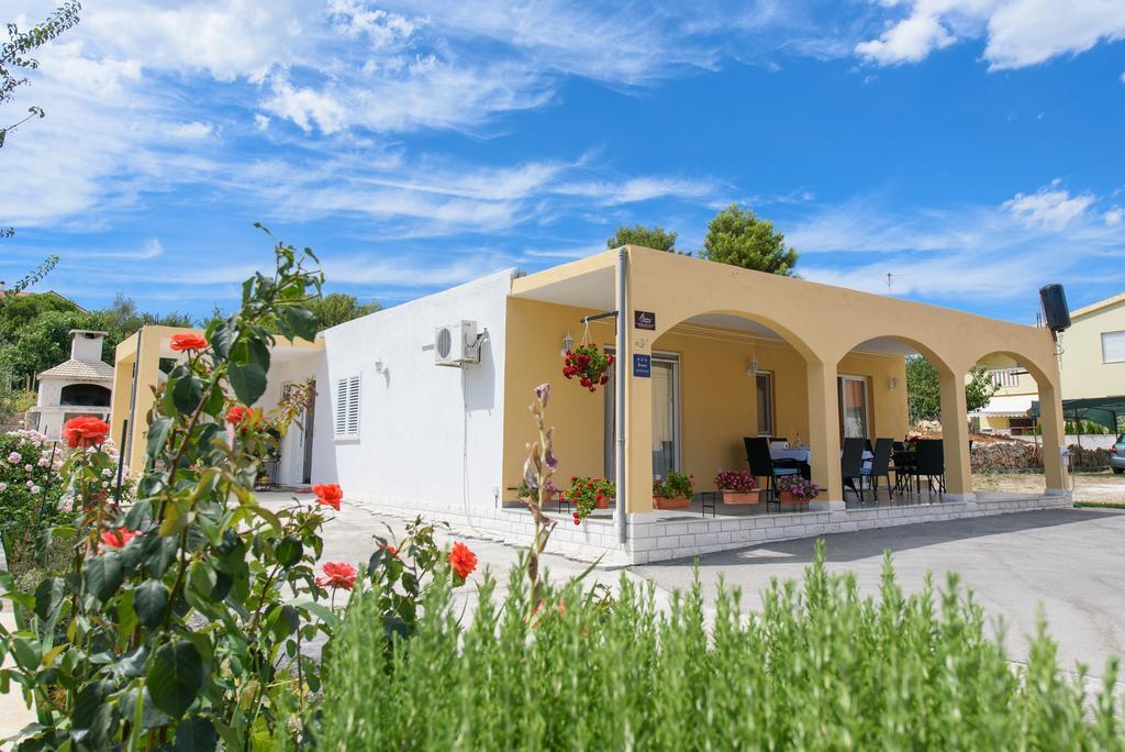 Apartments Patricia Трогир Экстерьер фото