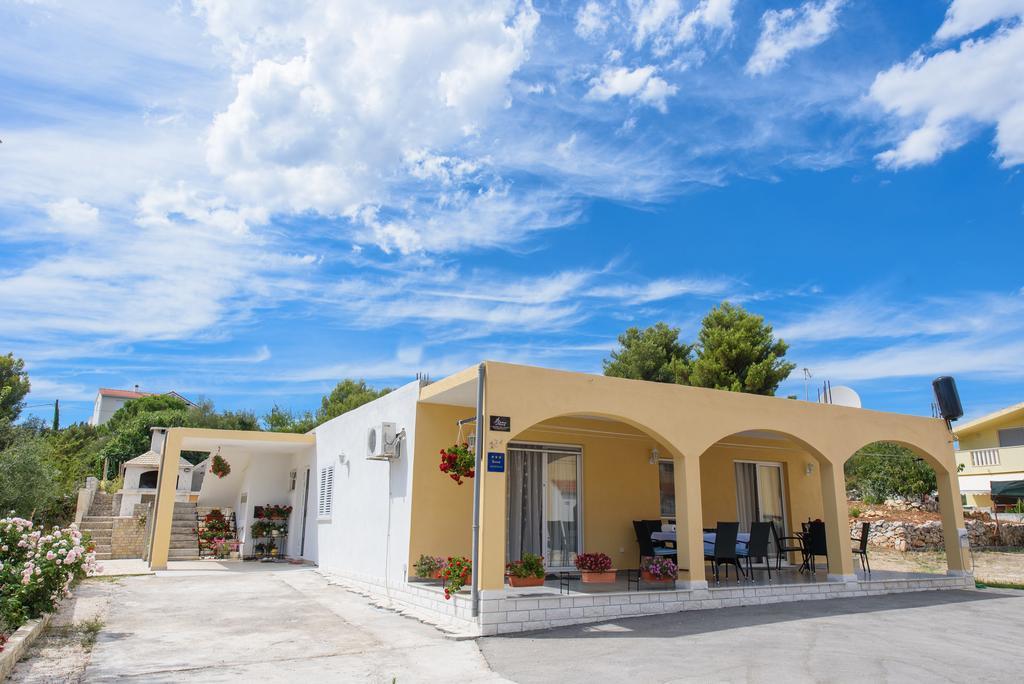 Apartments Patricia Трогир Экстерьер фото